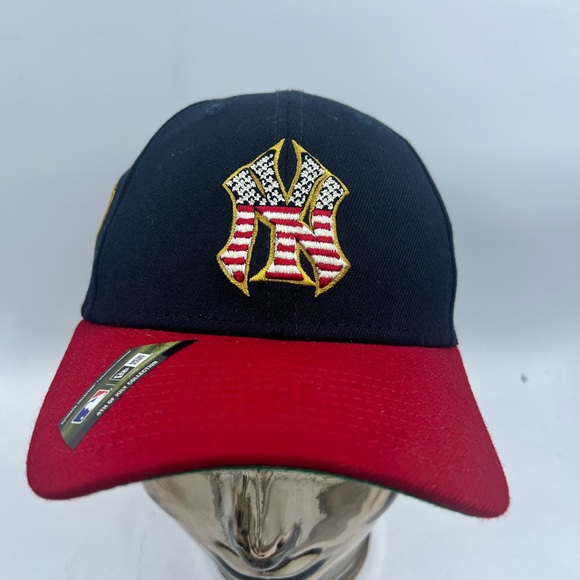 New York Yankees Hat Cap Fitted Adult Med/L Blue Red MLB Baseball New Era Mens - Picture 2 of 14
